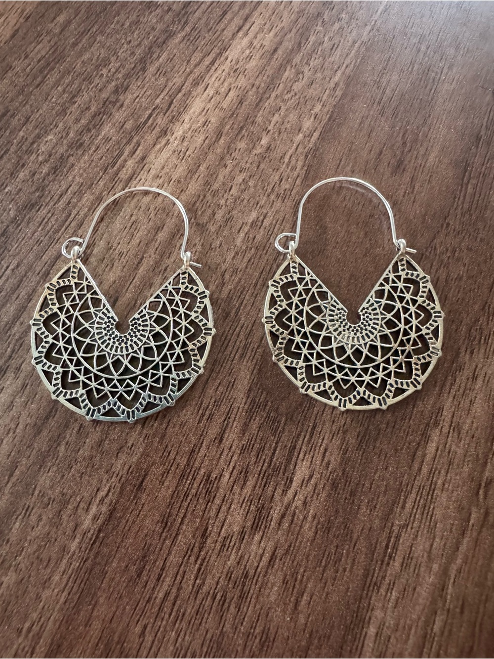 Delicate Silver Filigree Hoop Earrings - Women's Jewelry